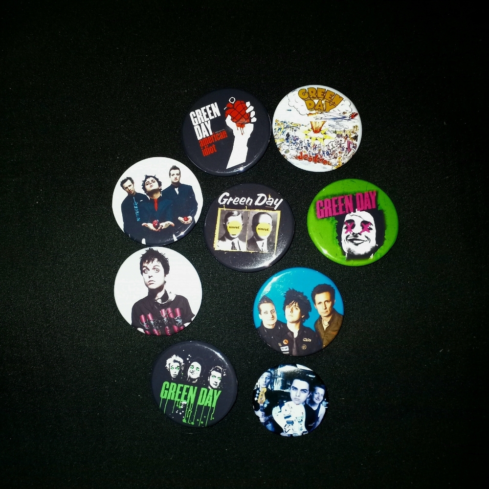 👾 Green Day Billie Joe Armstrong Pin Buttons